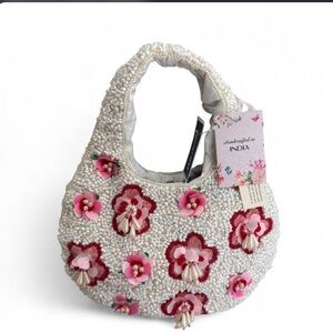 Made in India White beaded floral purse with pink flowers